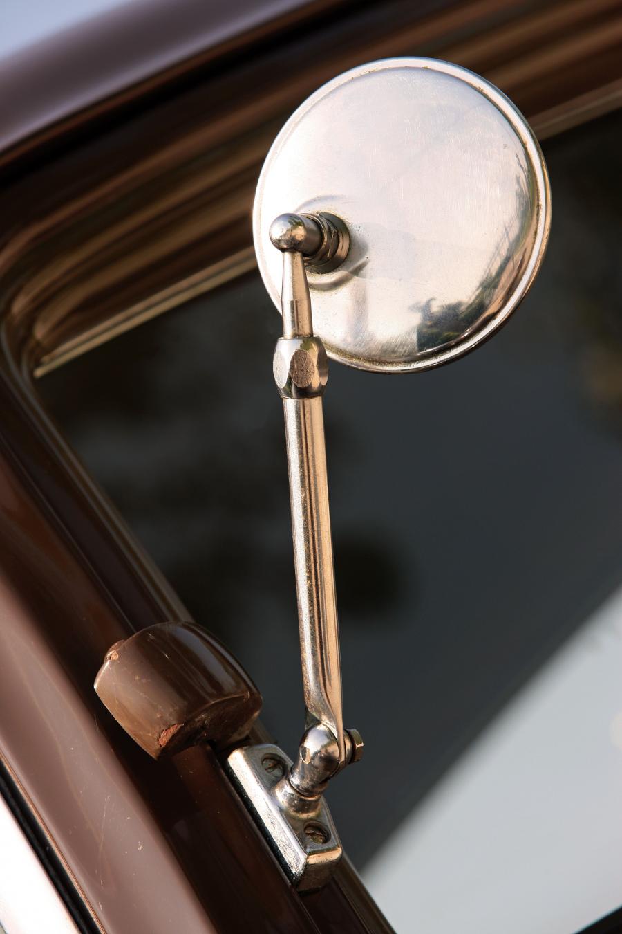  Lincoln Model KA 2-4-Passenger Coupe 1932 года  (фото 4 из 30)